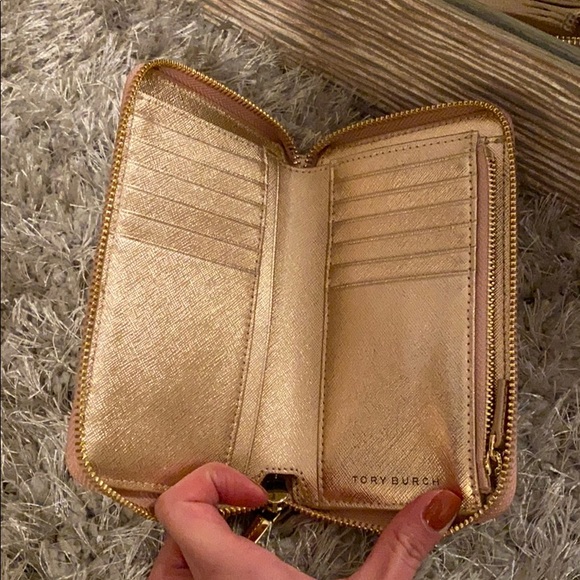 🤎SOLD🤎Tory Burch rose gold wallet - Picture 3 of 5